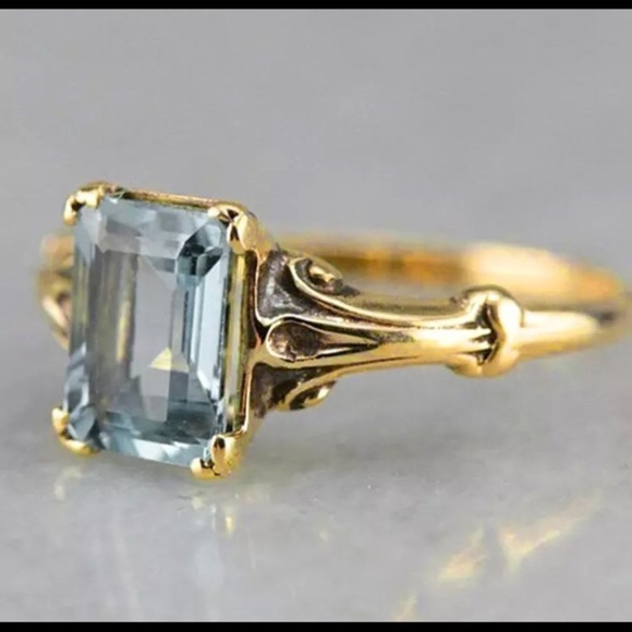 RING‎ - Picture 2 of 6